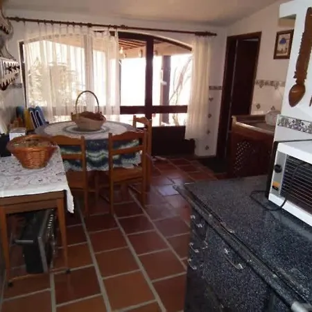 Casa Vasco - Cosy Patio Apartment Praia da Lourinha